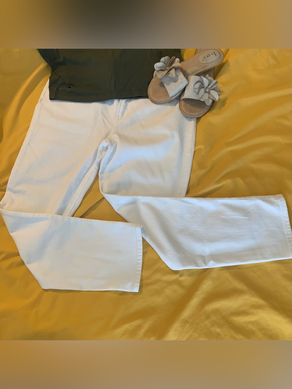 Chico’s White Girlfriend Jeans Sz 6